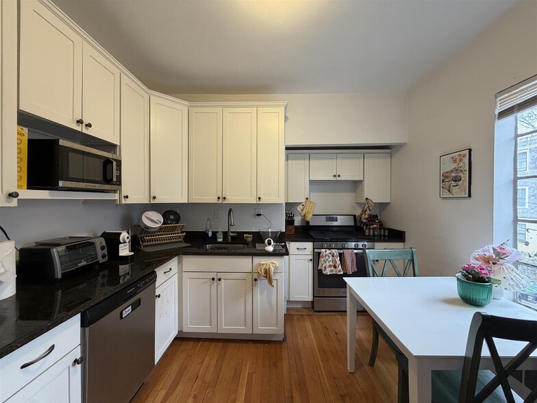 Building Photo - 21 Ellery St