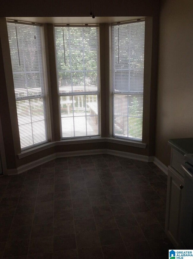 Building Photo - 200 Willow Point Cir