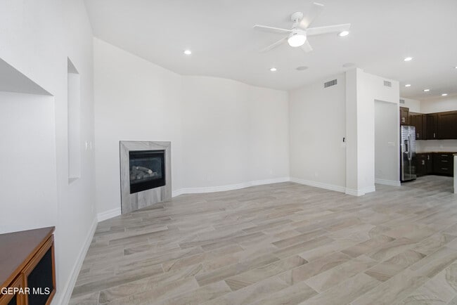 Building Photo - 6489 Calle Placido Dr