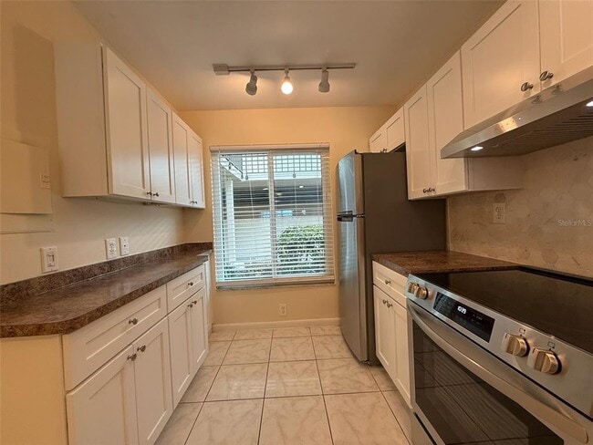 Building Photo - 6219 Palma Del Mar Blvd S