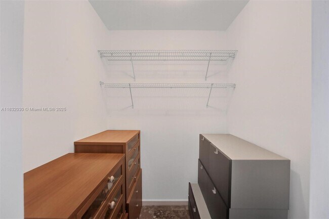 Building Photo - 17100 N Bay Rd