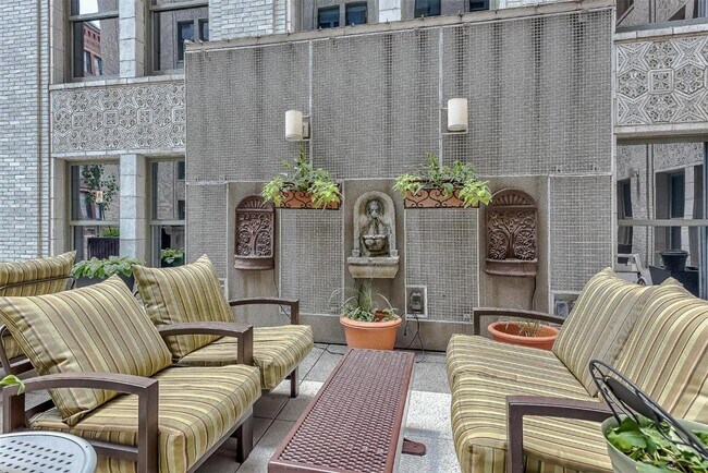 Building Photo - 314 N Broadway