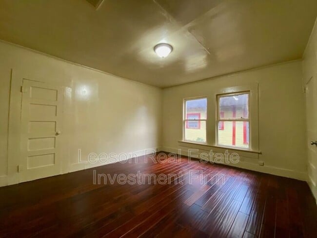 Building Photo - 224 Adair St