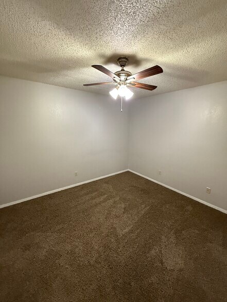 Building Photo - 826 Hardy Springs Cir