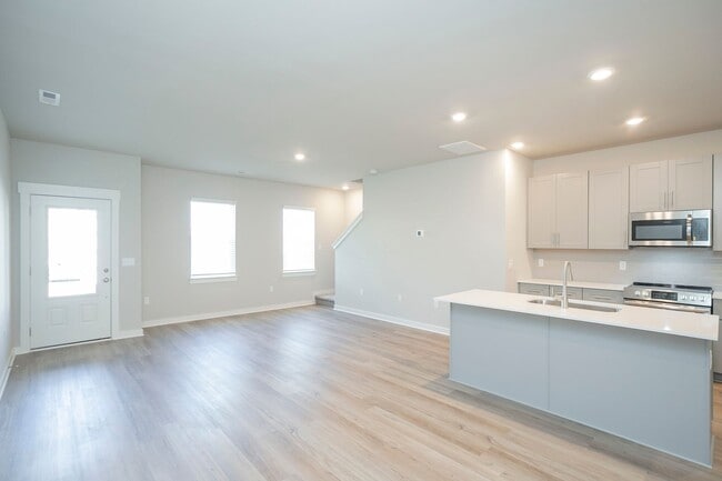 Building Photo - 4509 Sardius Dr