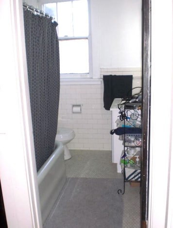 Bath - 3001 Knowlson Ave