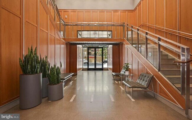 Building Photo - 1133 14th St NW