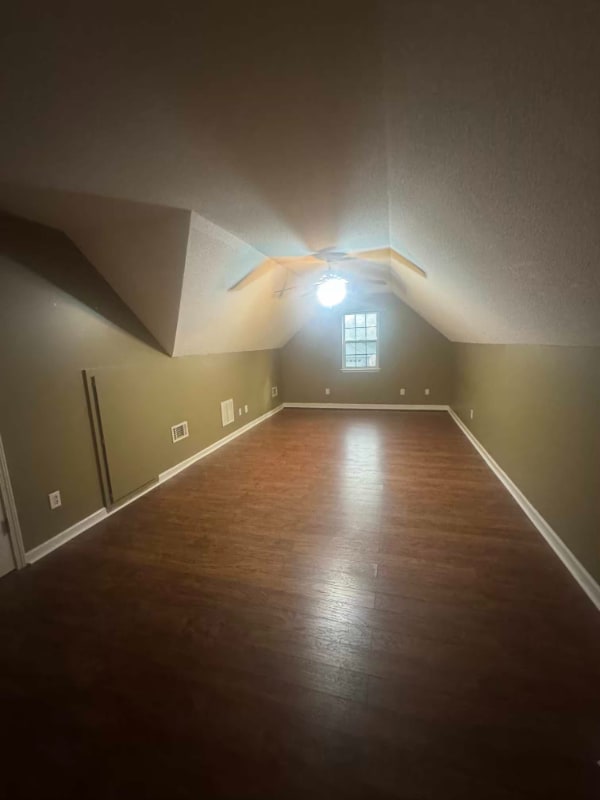 Building Photo - 208 Golden Eagle Dr