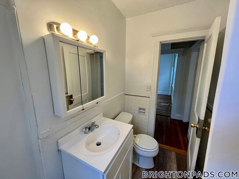 Building Photo - 1626 Commonwealth Ave