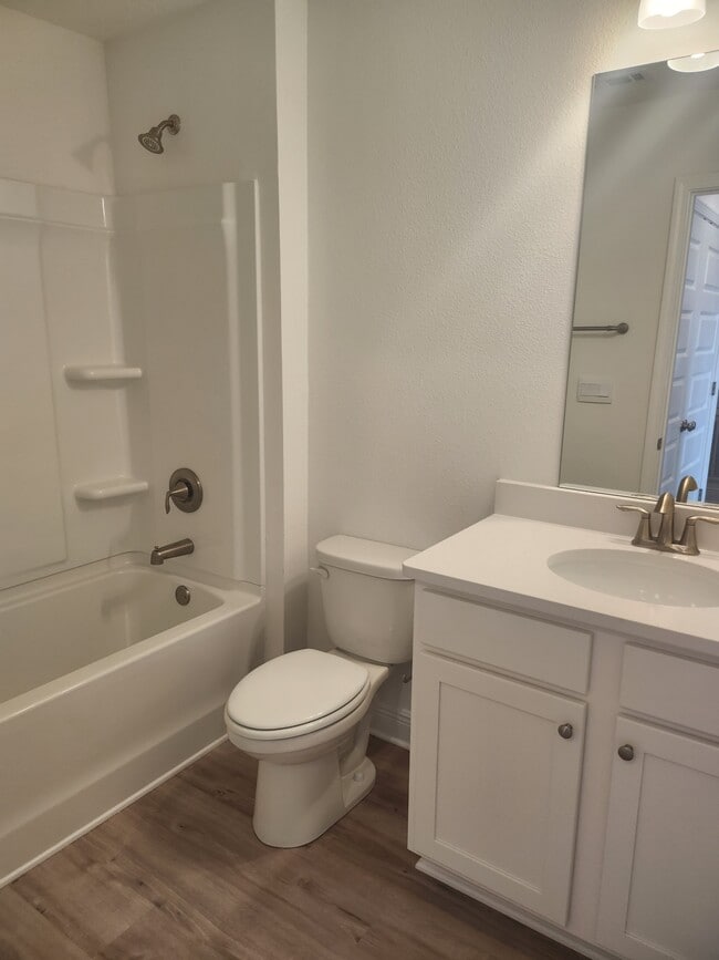 Building Photo - 12 Redbird Lp