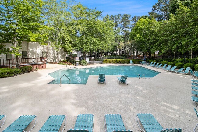 Building Photo - 2704 Huntingdon Chase