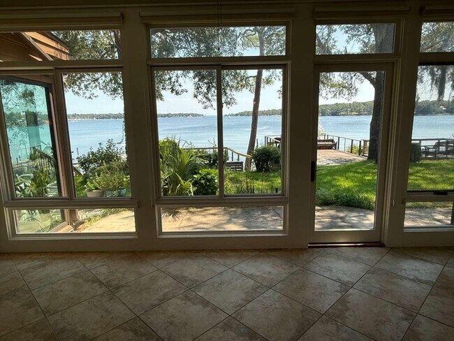 Building Photo - 806 Regatta Dr