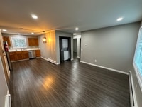 Building Photo - 609 Irwin St