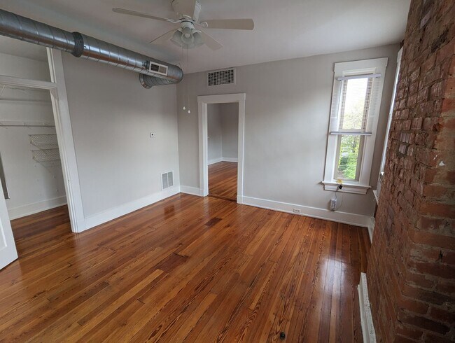 Building Photo - 225 Fosdick St