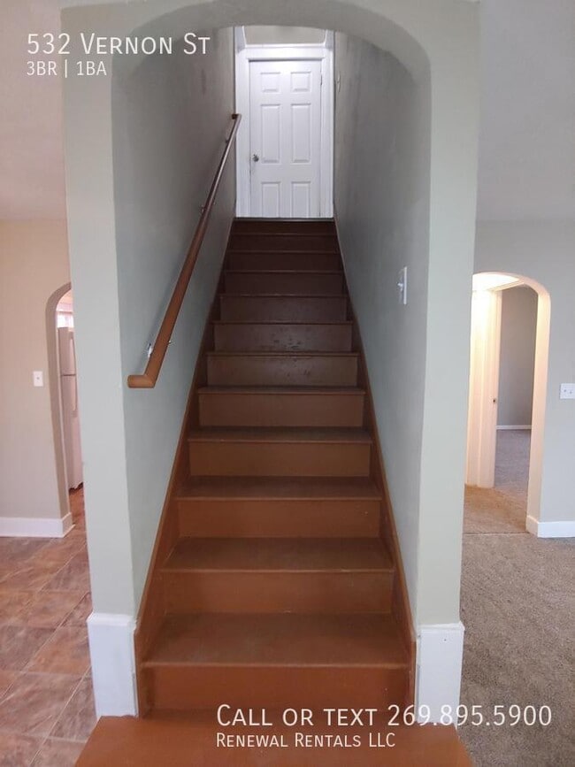 Building Photo - 532 Vernon St