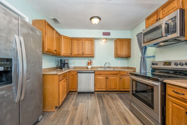 Building Photo - 509 Woodford Ln