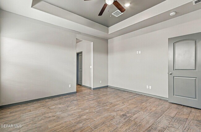 Building Photo - 12760 Dorchester Ave