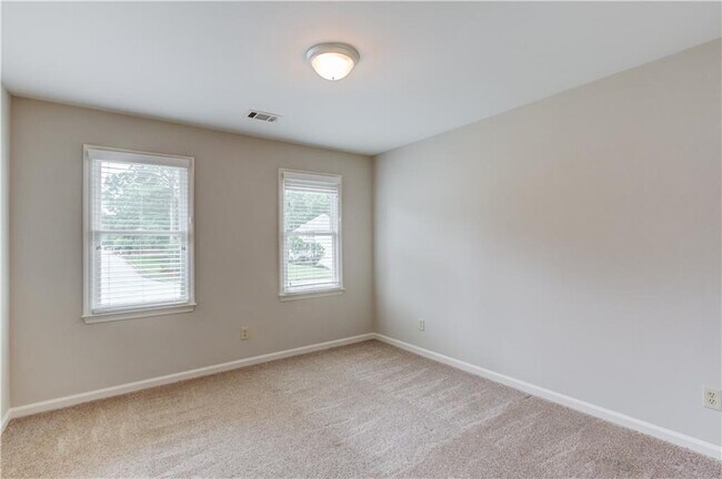 Building Photo - 153 Lantern Ridge Ct