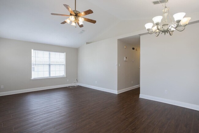 Building Photo - 3569 Chatelaine Dr
