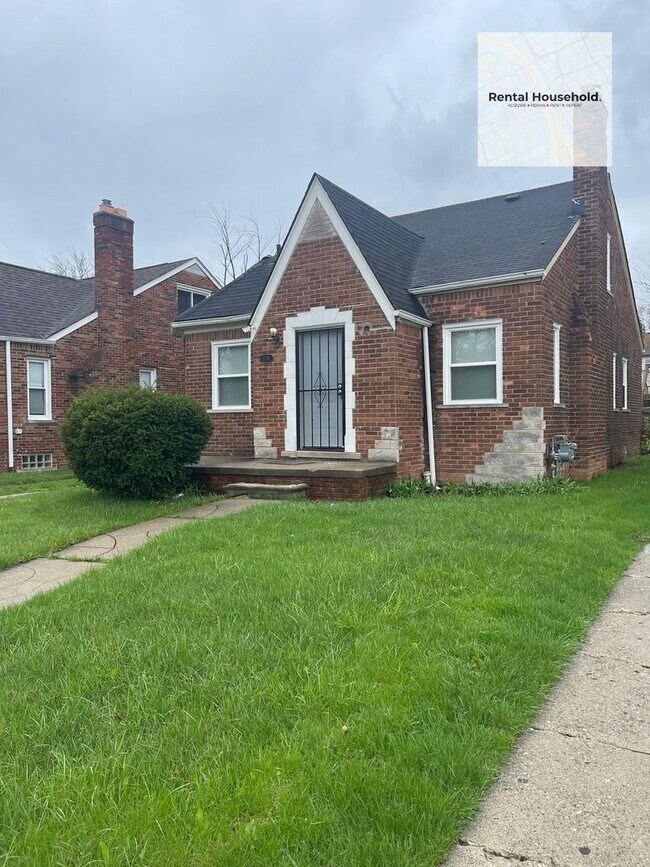 Building Photo - Stunning Renovated 3-Bedroom Bungalow-Move In Ready!!!