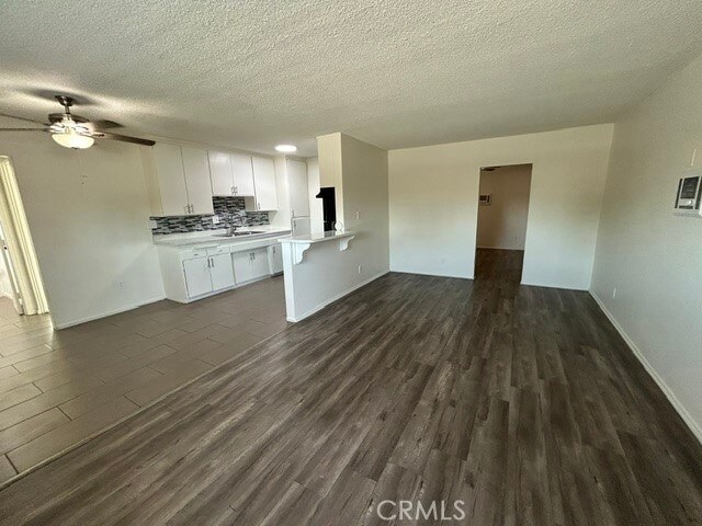 Building Photo - 685 E Vista Chino