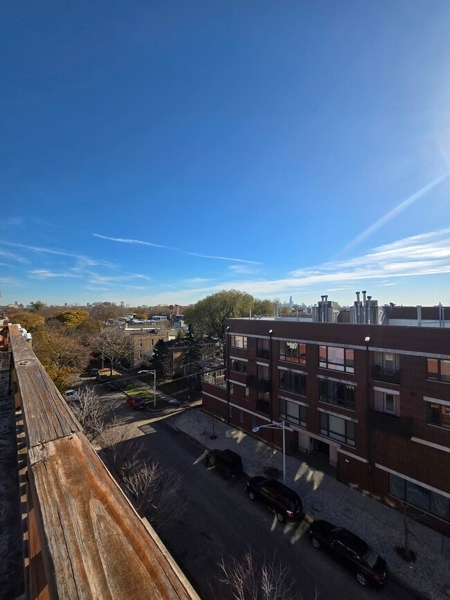 Building Photo - 2358 W School St