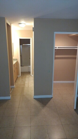 Building Photo - 5460 White Oak Ave