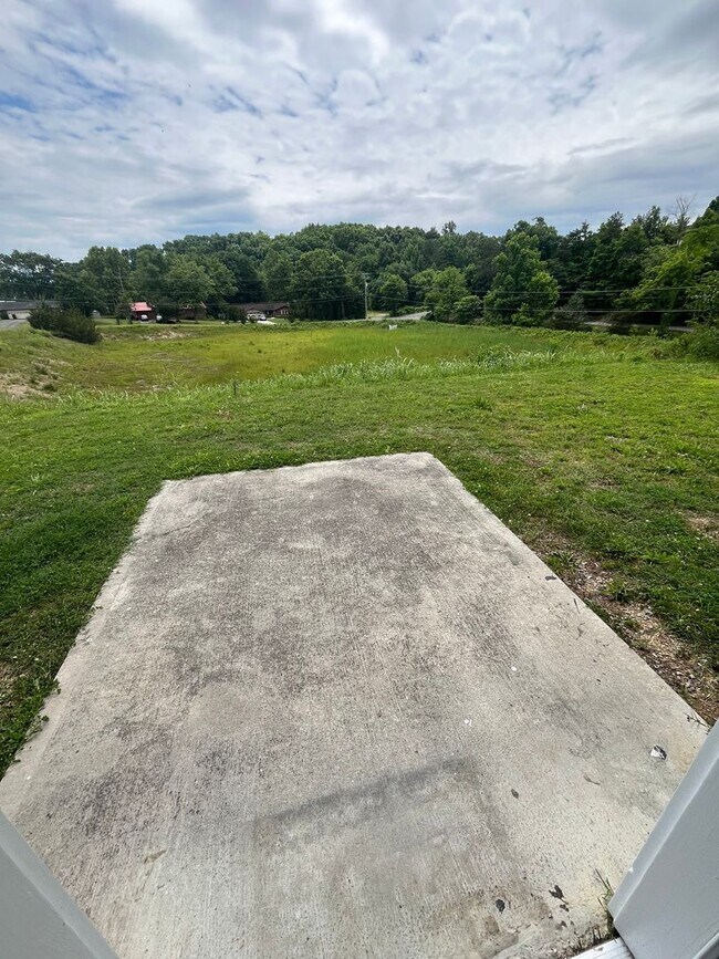 Building Photo - 1430 Avery Ln