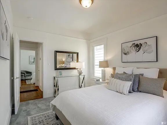 Building Photo - "Charming 2-Bed Sanctuary in San Francisco – Cozy 900 Sq Ft Retreat!"