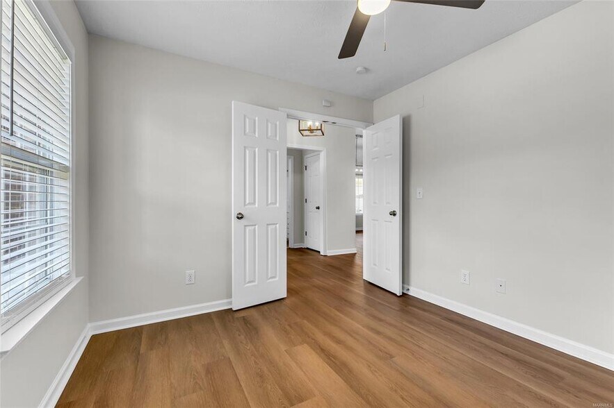 Building Photo - 3925 Claiborne Cir
