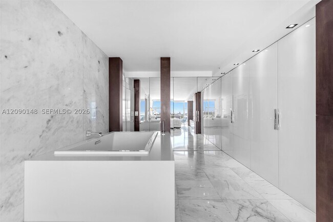Building Photo - 6801 Collins Ave