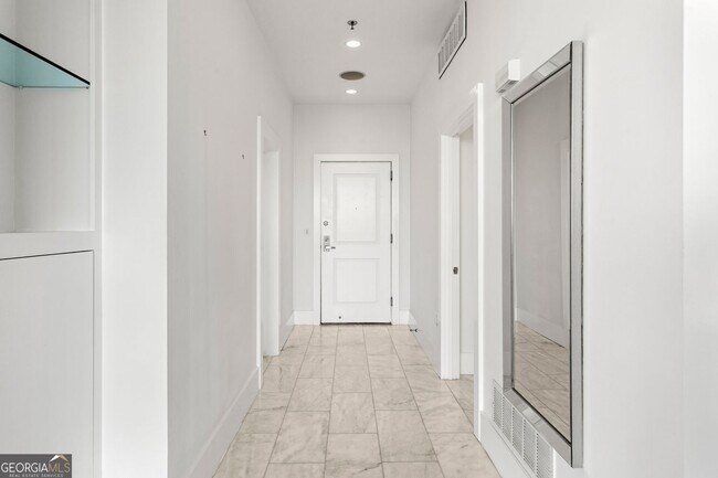 Building Photo - 3338 Peachtree Rd NE