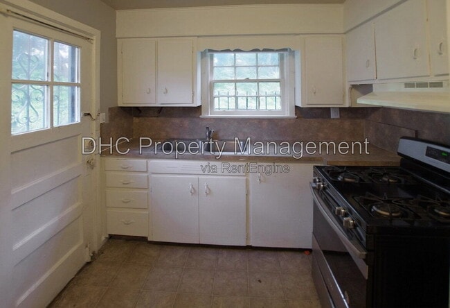 Building Photo - 1761 Tiger Flowers Dr NW