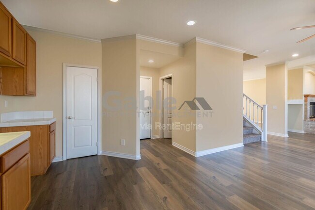 Building Photo - 37400 Queen Anne Pl