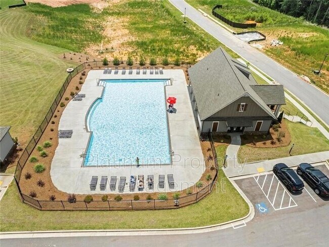 Building Photo - 4579 Silver Oak Dr
