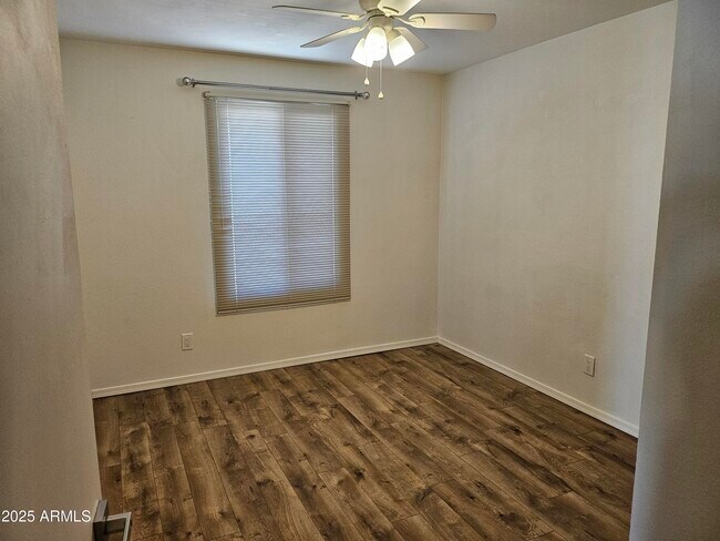 Building Photo - 1618 E Bell De Mar Dr