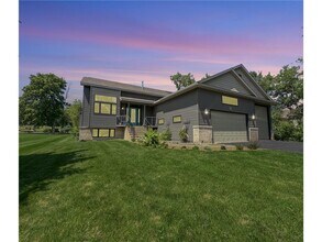 Building Photo - 717 Ashley Dr