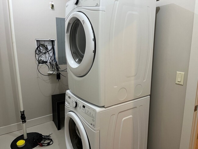 Building Photo - Rochester's Finest Guest Home