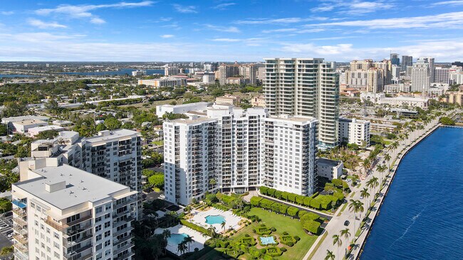 Building Photo - 1701 S Flagler Dr