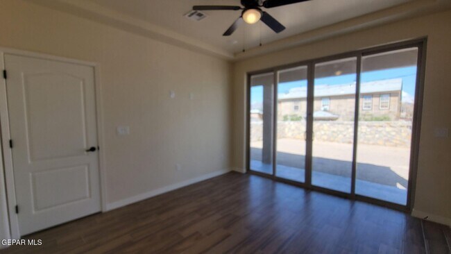 Building Photo - 125 Loma Vista Dr