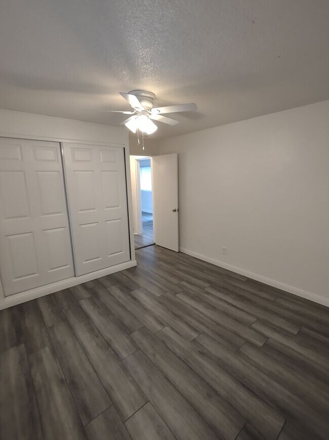 Building Photo - Minutes From UC Riverside. Large 1 bedroom...
