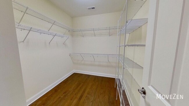 Building Photo - 8011 Parknoll Dr