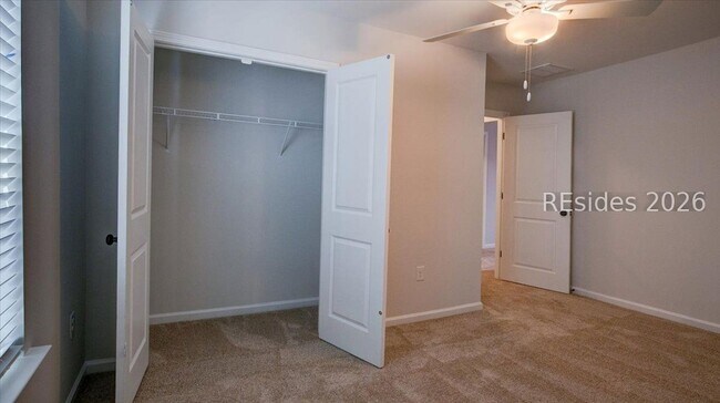 Building Photo - 179 Garden Row Dr N