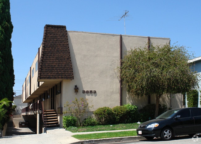 Building Photo - 3853 Prospect Ave