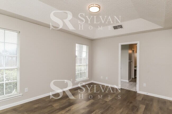 Building Photo - At Last, This Is What You Have Been Searching For!