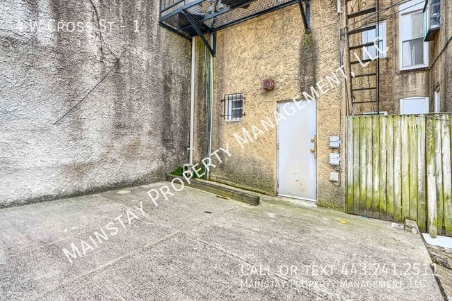 Building Photo - 4 W Cross St