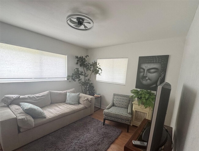 Building Photo - 1107 NW 4th Ave