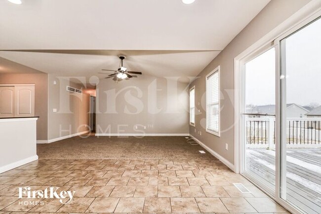 Building Photo - 215 Rolling Rock Creek Dr
