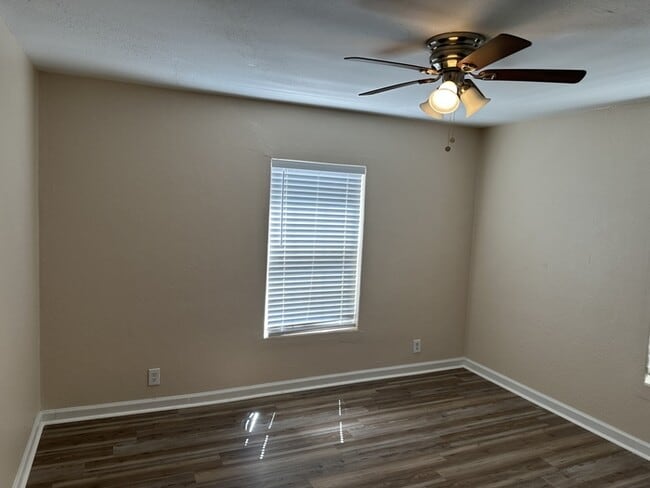 Building Photo - Modesto 3 Bedroom 2 Bathroom Home