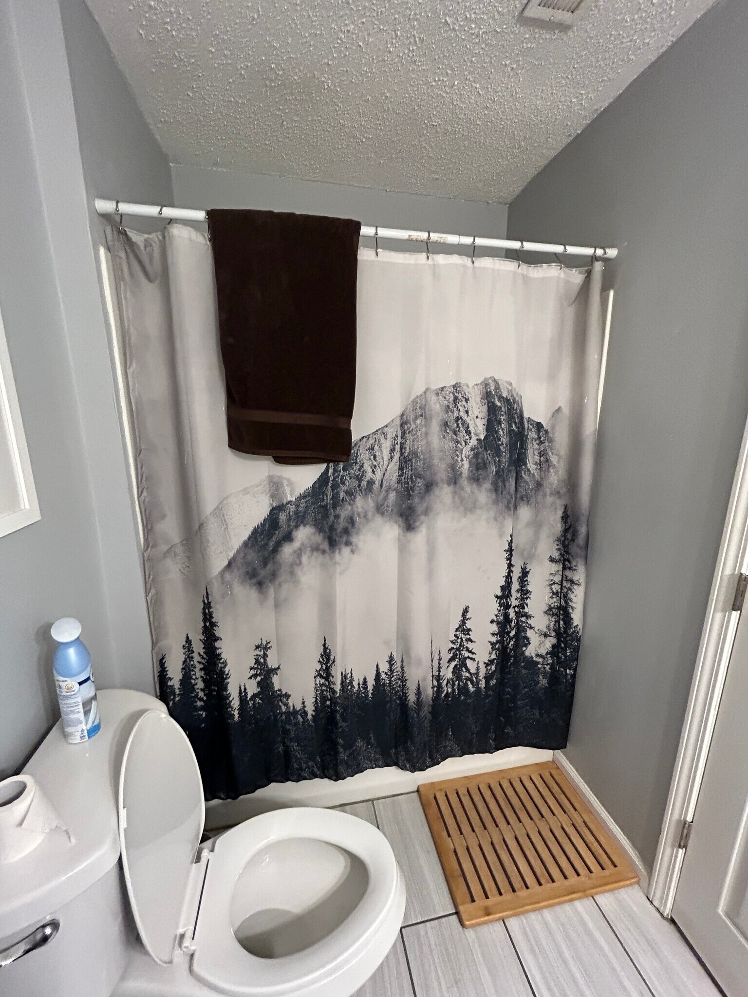 Bathroom - 2604 S Compton Ave